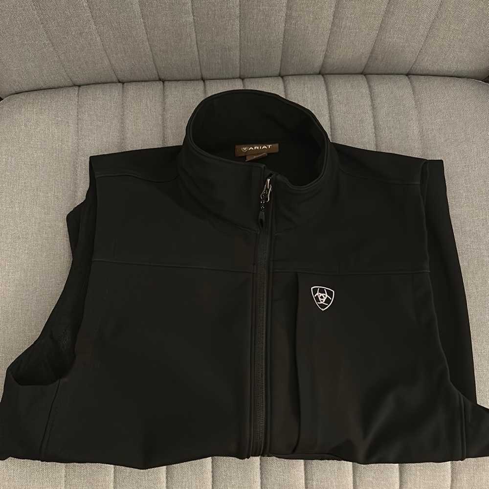 MENS Ariat softshell vest IN IMMACULATE CONDITION!!